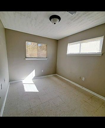 5th image of 225 William McKinley Cir