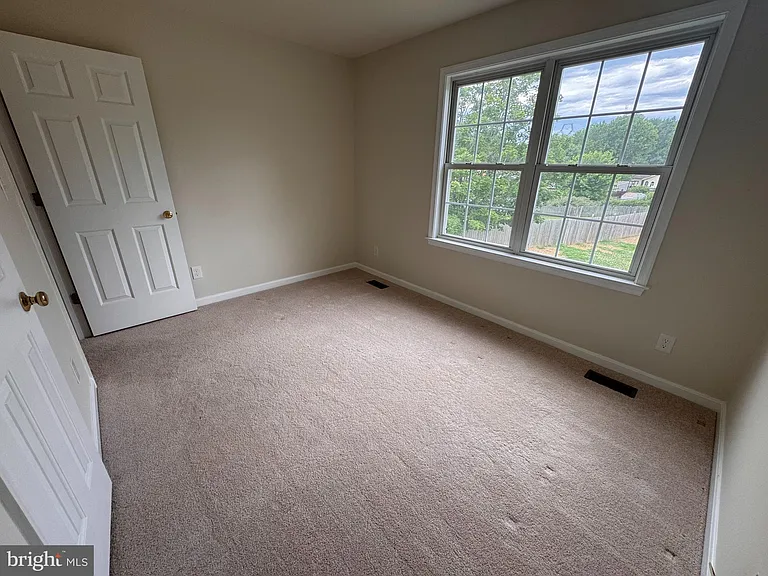 7423 Laura Ln — Photo 14