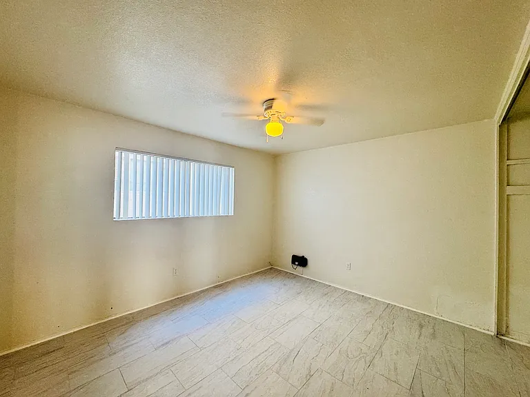 181 W Buena Vista St #C — Photo 9