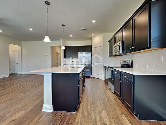 4th image of 27537 Saint Andrews Ave