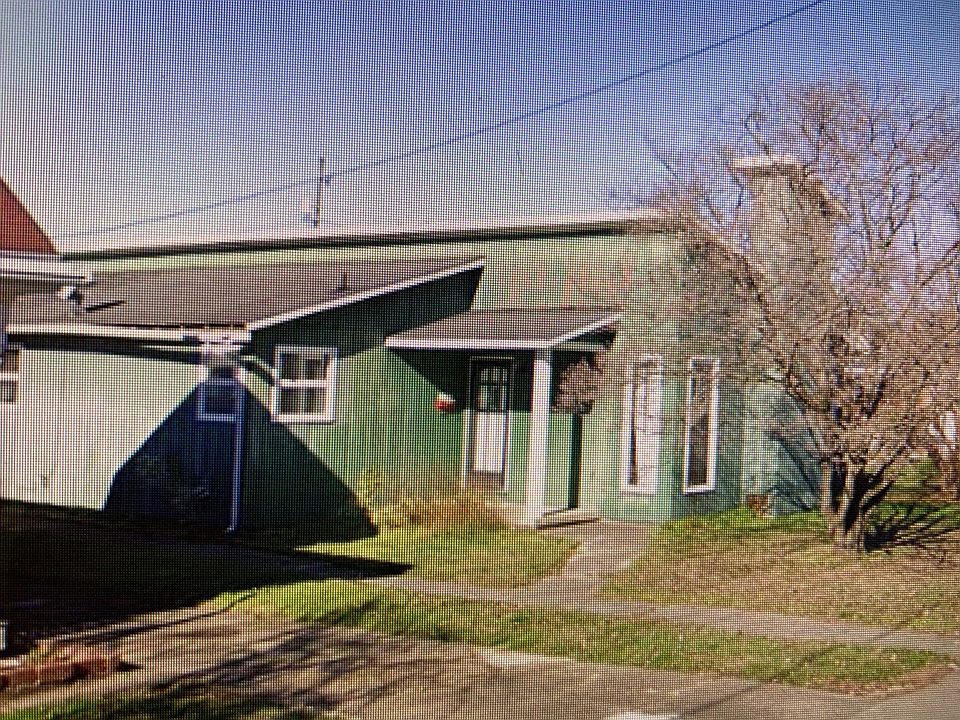 2nd image of 730 High St