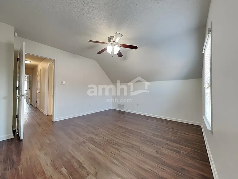 5718 Eagleston Dr — Photo 13