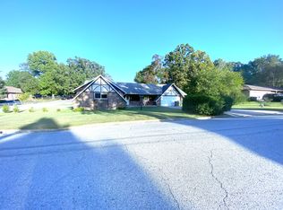 1201 S 10th St, Rogers, AR 72756