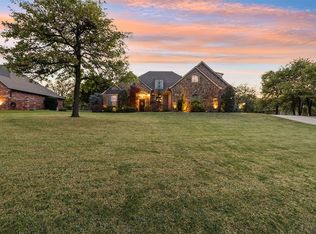 8863 Belcaro Dr, Edmond, OK 73034