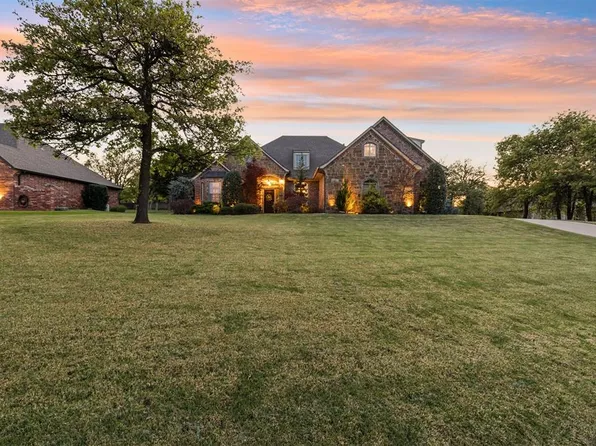 8863 Belcaro Dr, Edmond, OK 73034