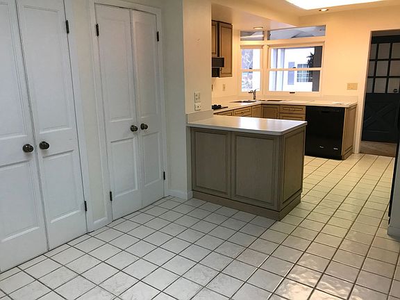 3rd image of 2588 S Belvoir Blvd #2588