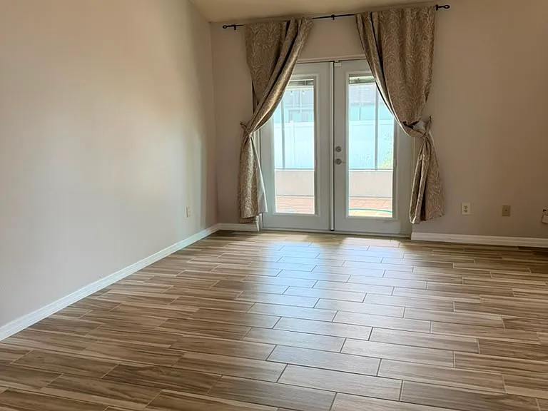 700 Lally Rock Ct — Photo 4