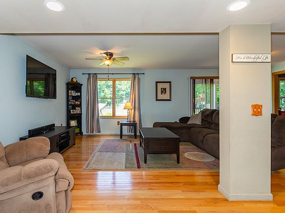 4th image of 615 South St