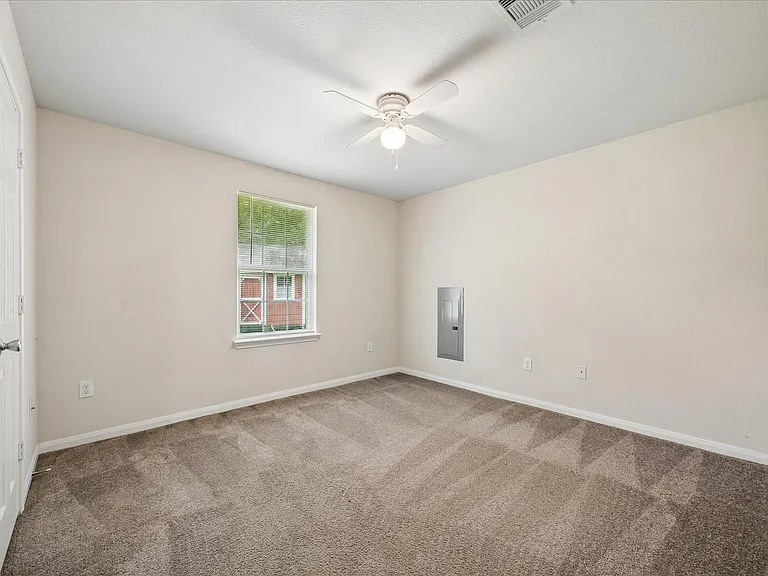 118 Tower Dr — Photo 10