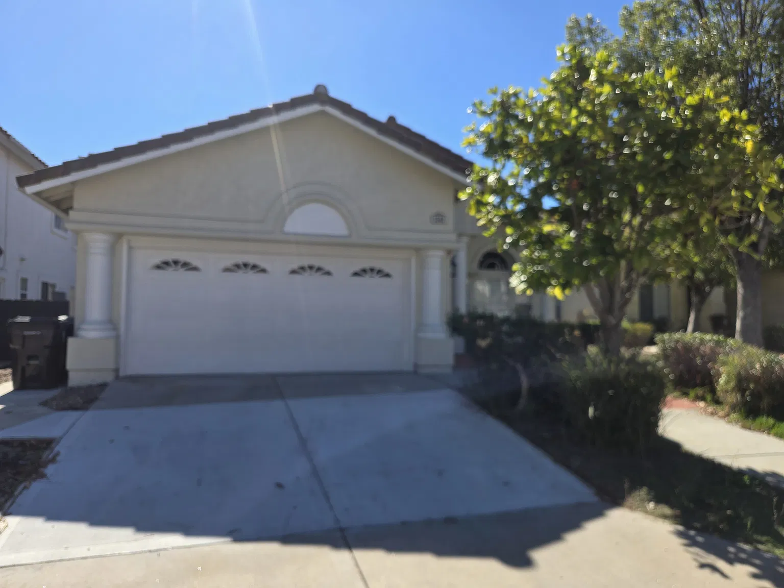 3 bed, 2.5 bath, 1827 sqft, $4,200 — Photo 2