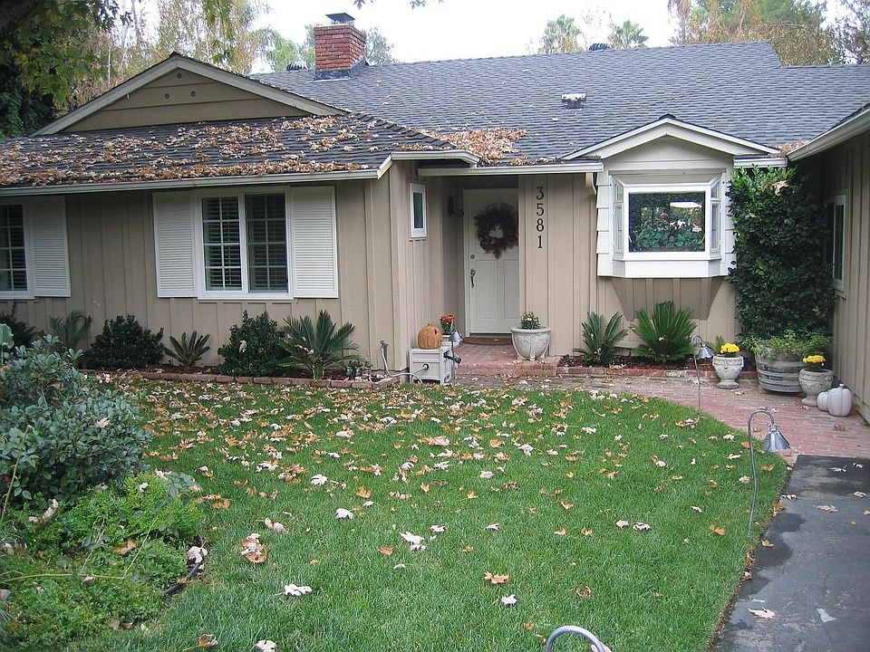 A wonderful entry for this great classic in the Woodcliff Corridor
