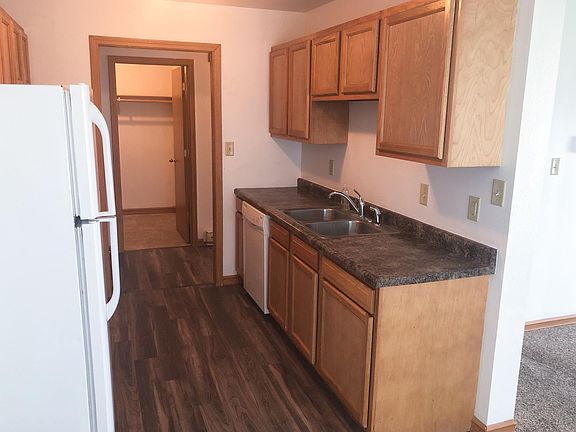 4th image of 2627 S 17th St #204