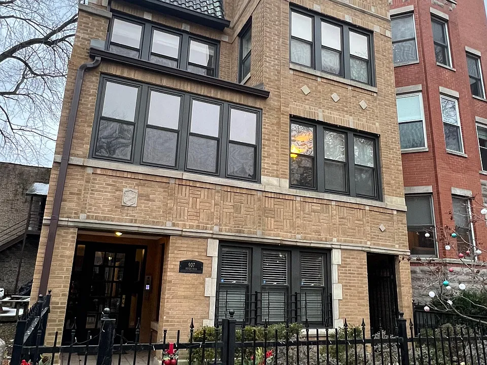 907 W Wrightwood Ave #1