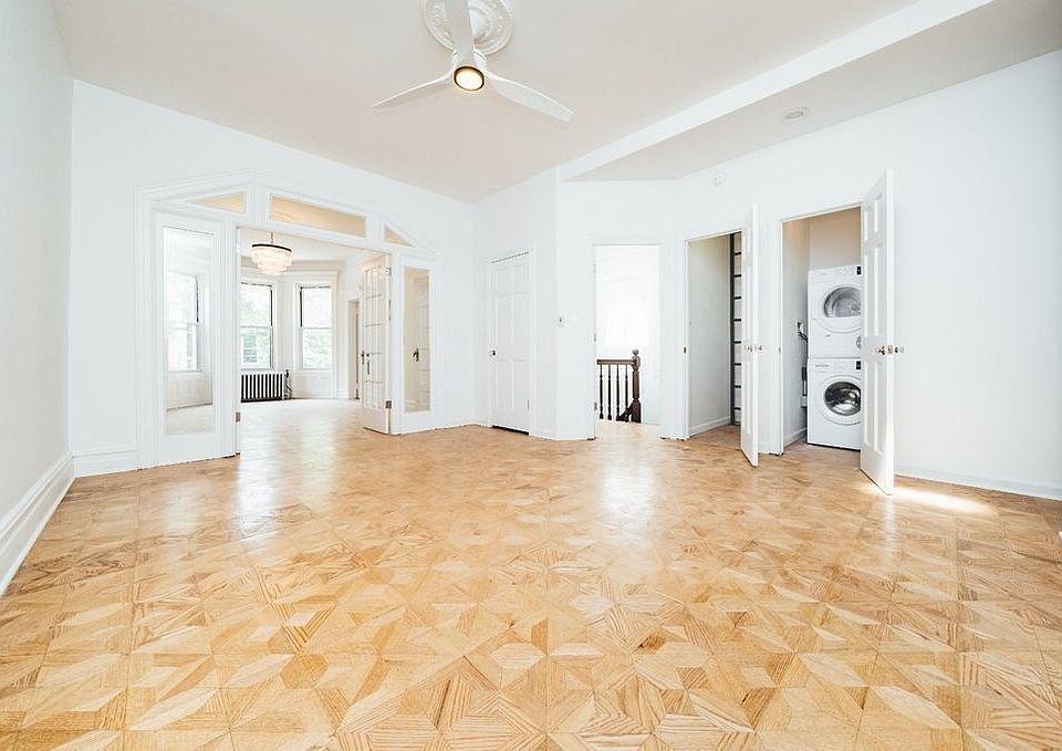 1st image of 330 Cornelia St #3
