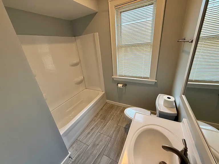 1824 W Hood Ave #2 — Photo 8