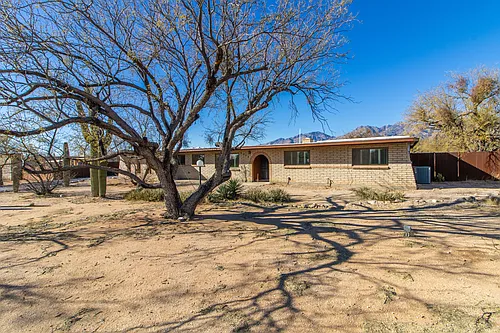 9273 E Bidahochi Dr Photo 1