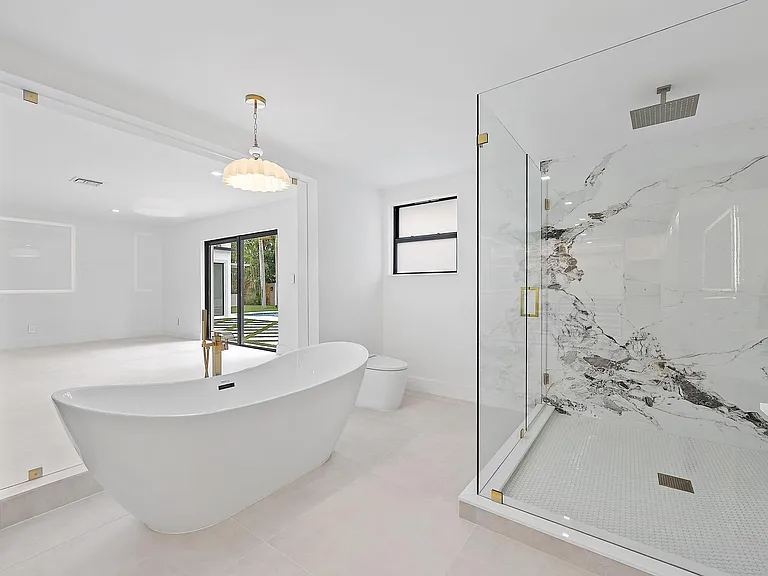 391 W Riverside Dr — Photo 10