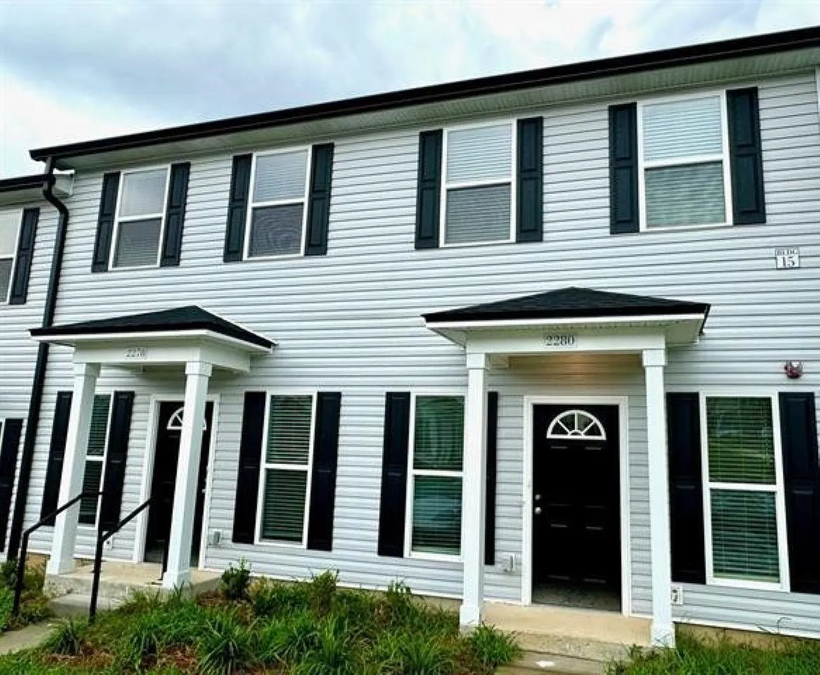 3 bed, 3.0 bath, 1280 sqft, $1,499 — Photo 1