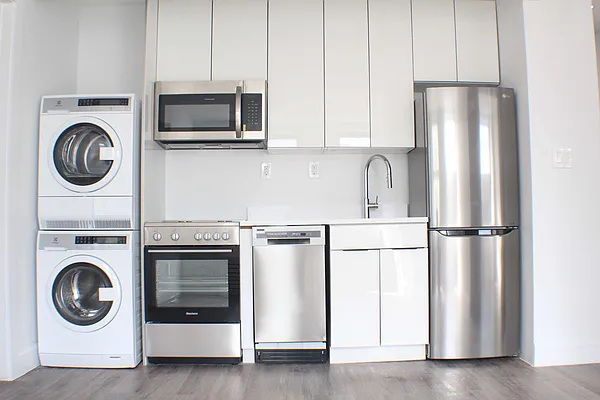 Rented by New Amsterdam Realty Group | media 21