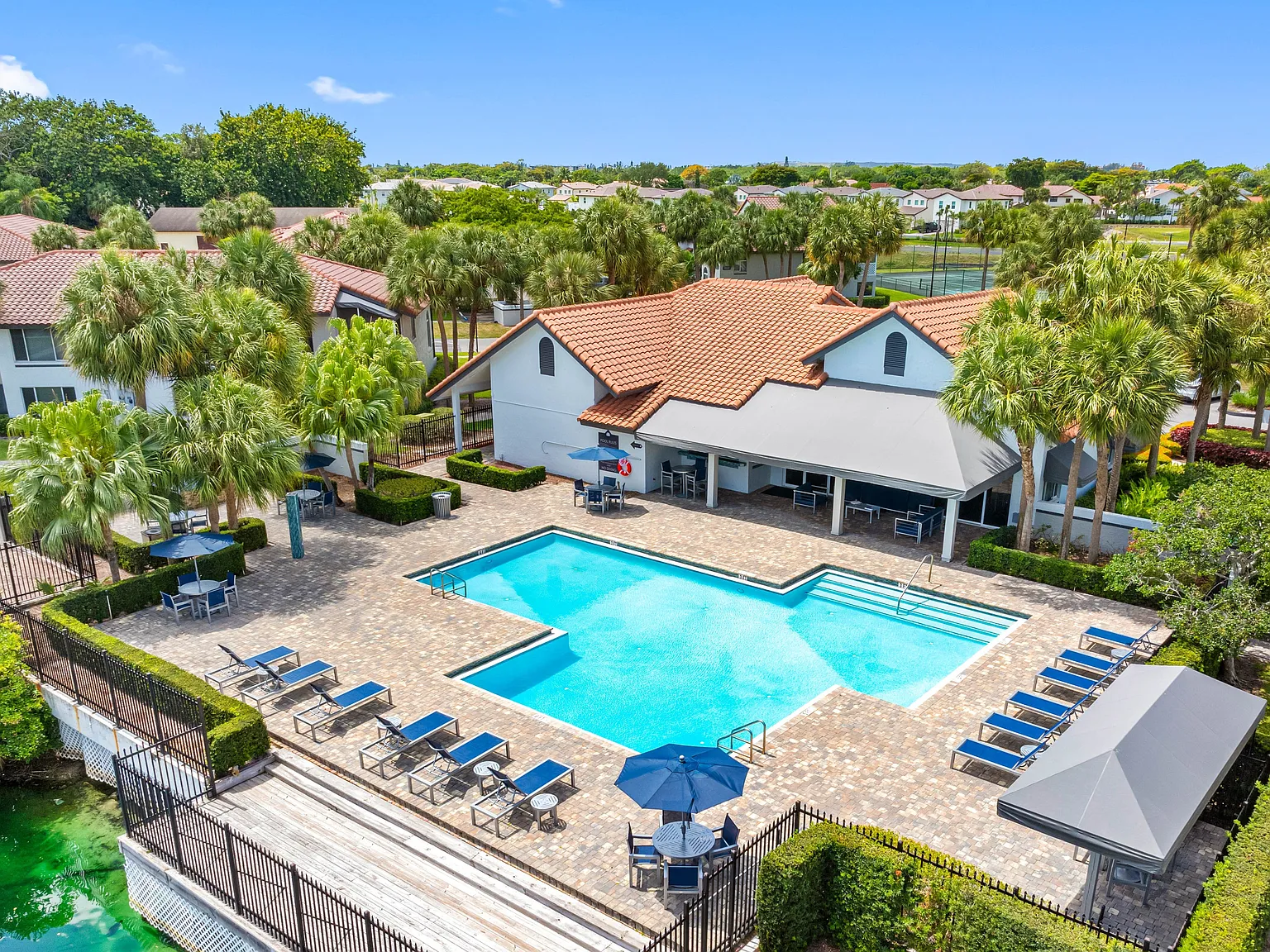 Boca Arbor Club Apartments — Photo 2