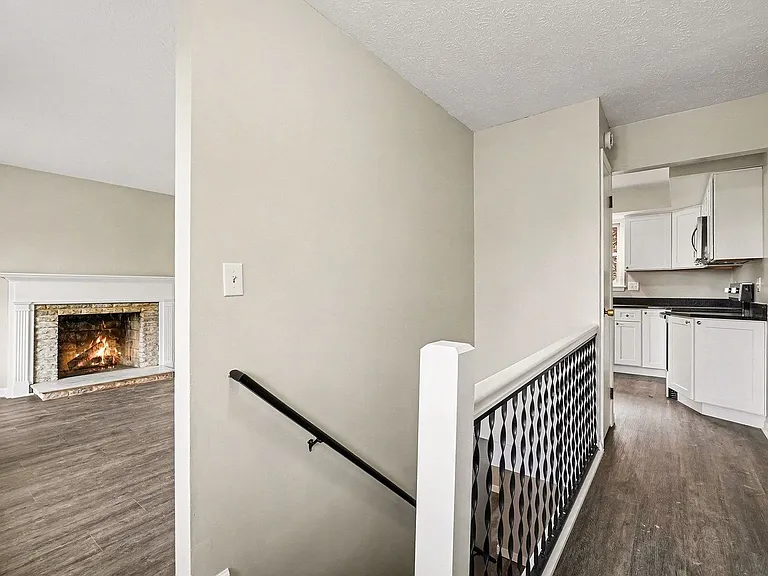 334 Hyde Park Dr — Photo 11