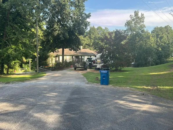 256 Forest Dr, Warrior, AL 35180