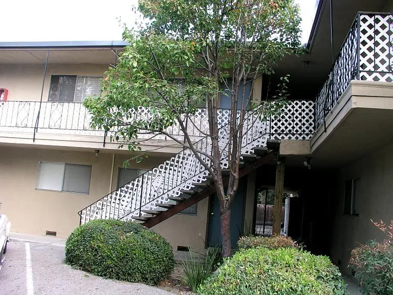 565 N Britton Ave #6 — Photo 12