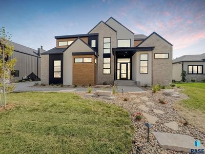 1715 Ethan St, Harrisburg, SD, 57032