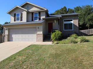 1211 W Robin St, Ozark, MO 65721