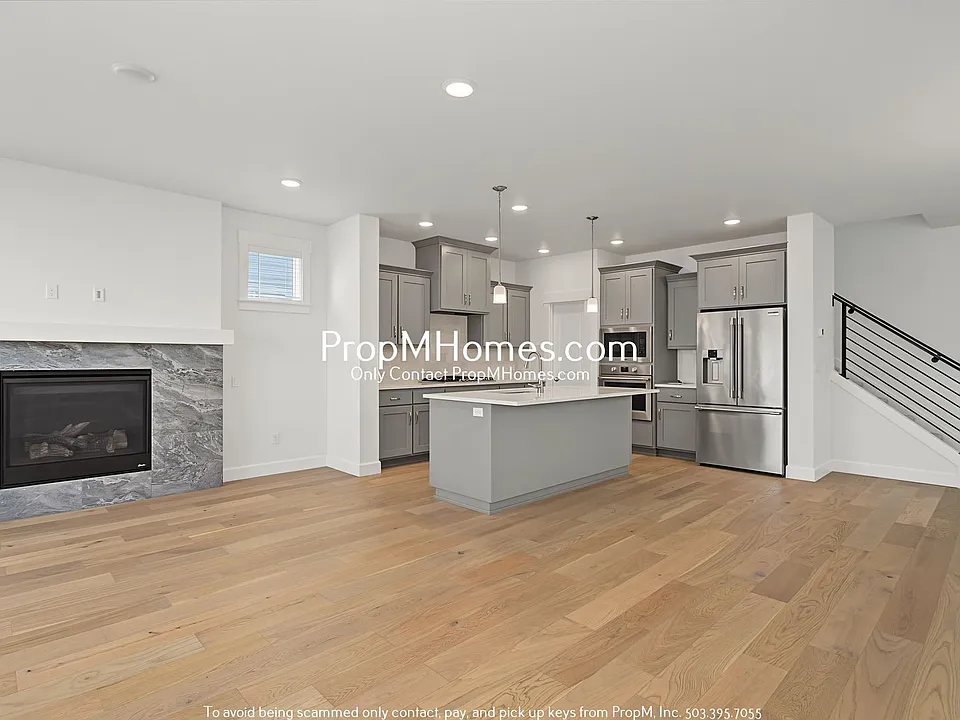 3614 SE Nebula Ln