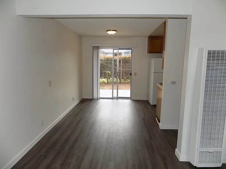 449 Montgomery St — Photo 5