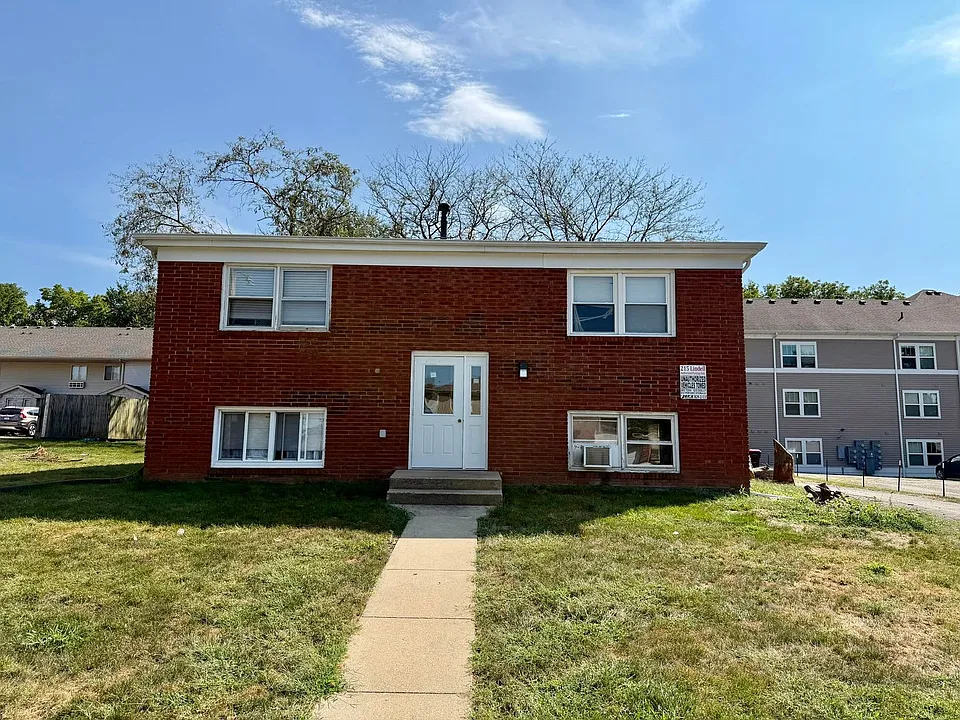 215 Lindell Dr
