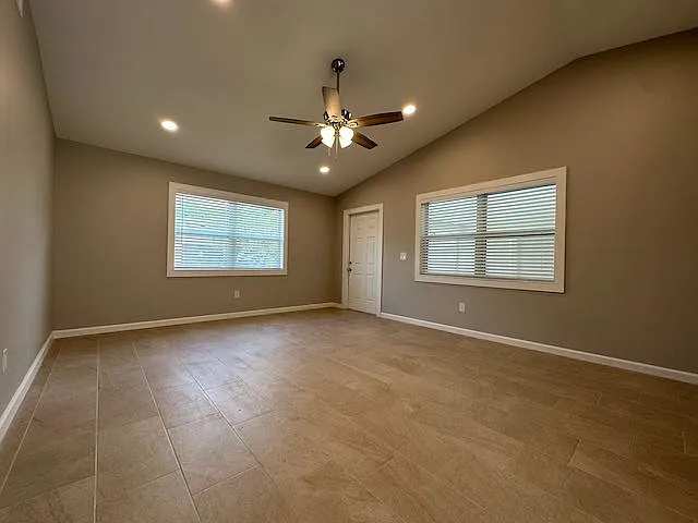 3166 Southeast Garden Street - 3166 — Photo 3