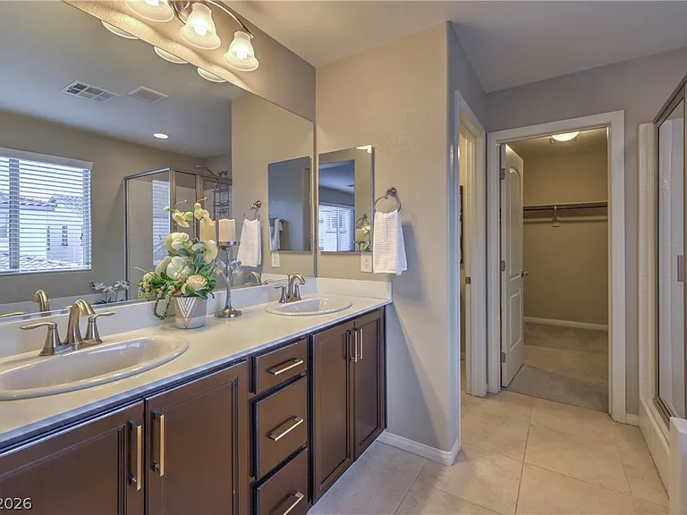 3213 Molinos Dr — Photo 13