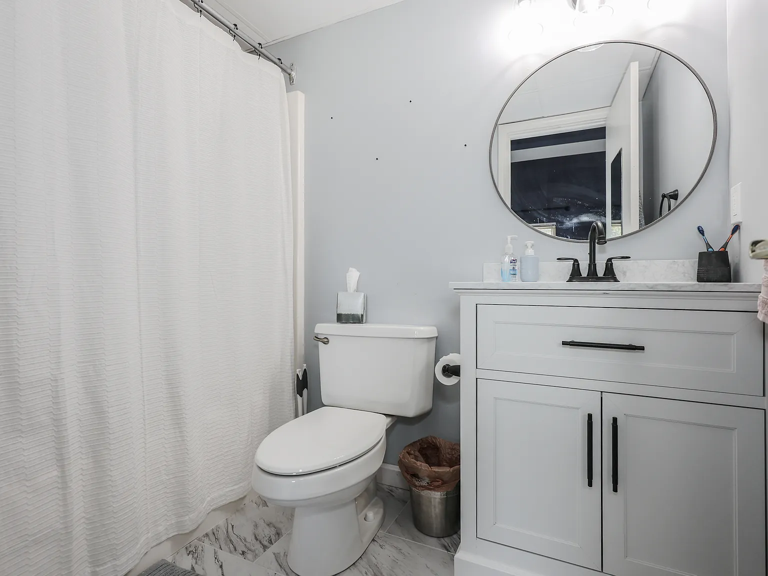 2 bed, 1090 sqft, $2,450 — Photo 3