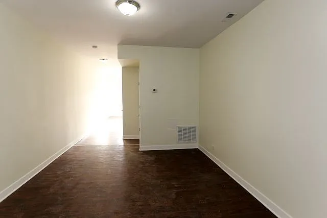 2944 W Montrose Ave #3 — Photo 8