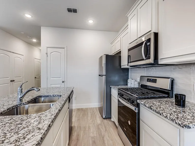 226 Griffith Dr #28 — Photo 13