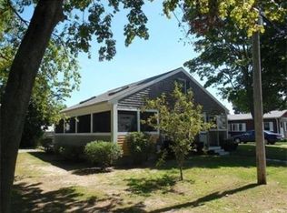 11 Surf Ave, Wareham, MA 02571