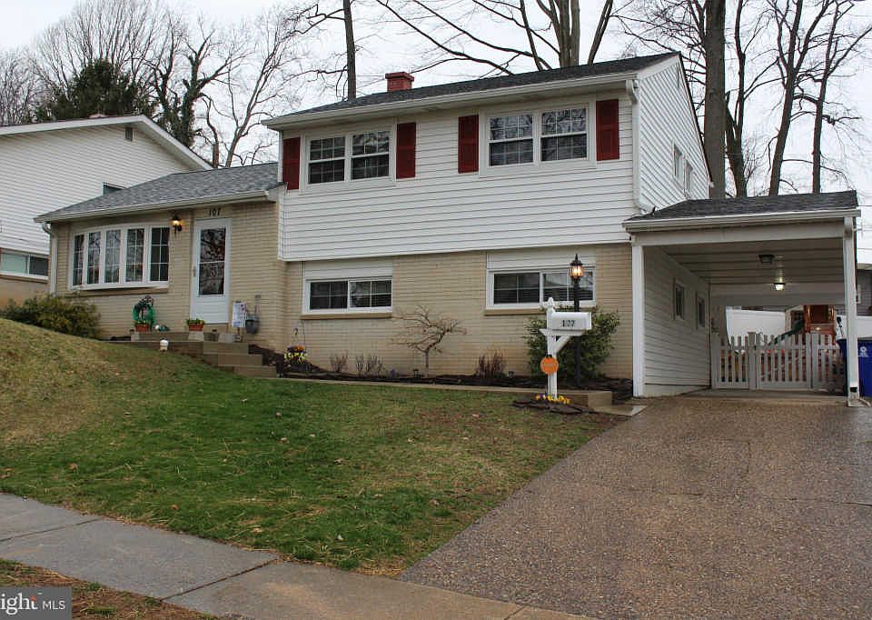 1st image of 107 Compass Dr