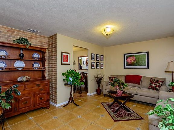3rd image of 2070 Sandpiper Dr
