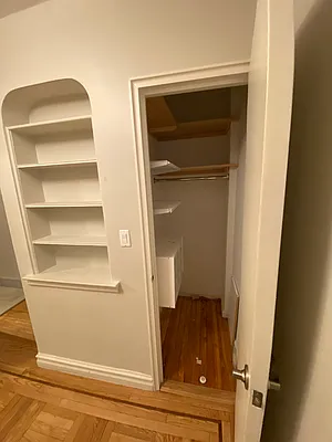 Rented by Apartment Luxe Realty Group, Inc | media 40