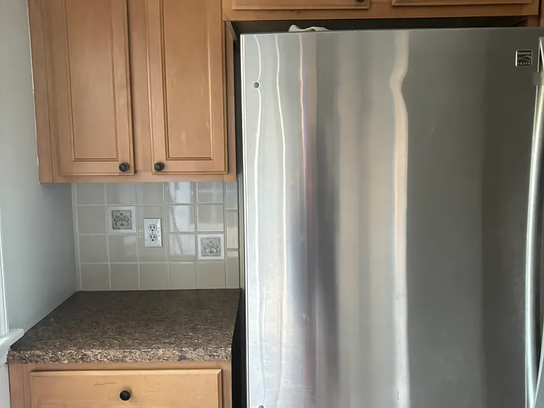 315 N Orange St — Photo 12