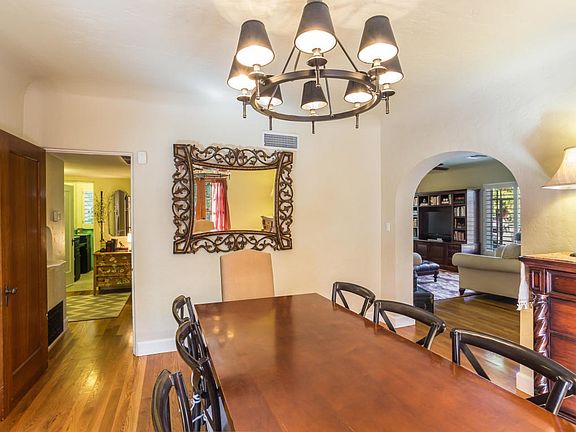 305 W Lynwood dining 2