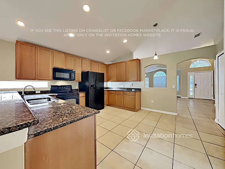 1260 Creekview Ct — Photo 5