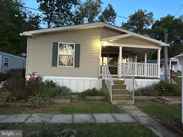 345 Caravan Ct, Middletown, PA 17057