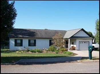 2nd image of 200 Oakwood Estates Dr