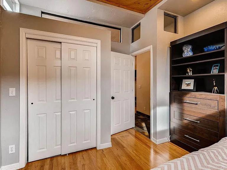 942 E Mississippi Ave — Photo 11