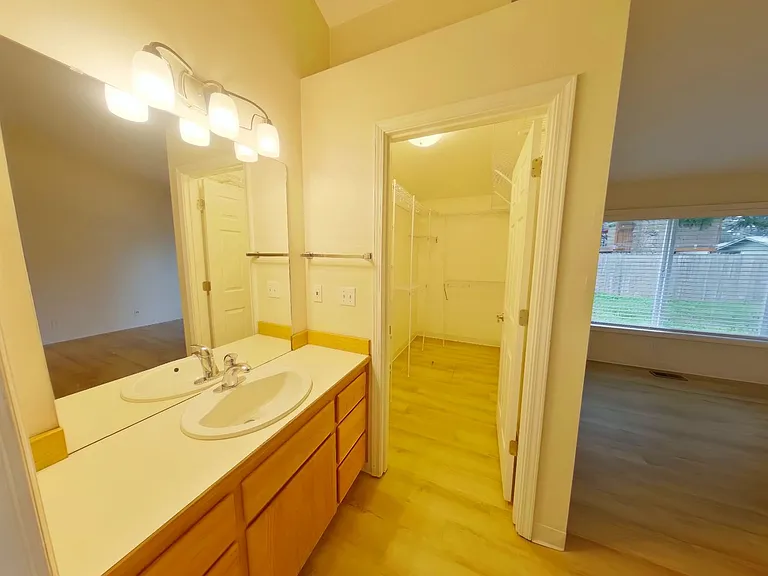 2310 Snelling Dr — Photo 15