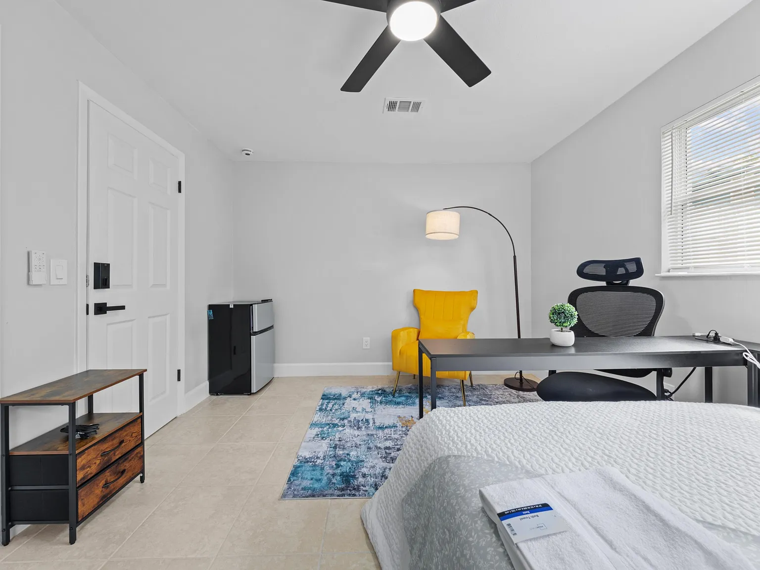 4 bed, 2.5 bath, 1680 sqft, $910 — Photo 3