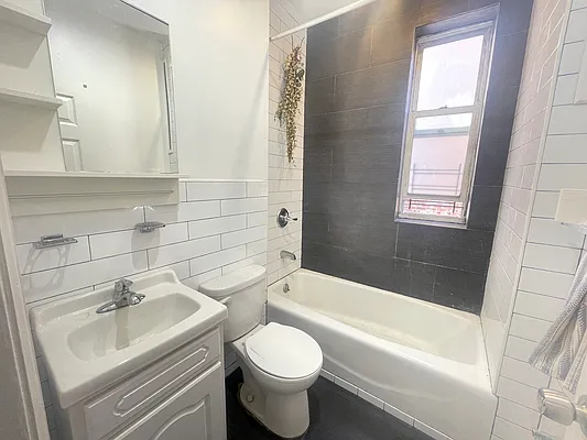 Rented by Bruma Realty LLC | media 4